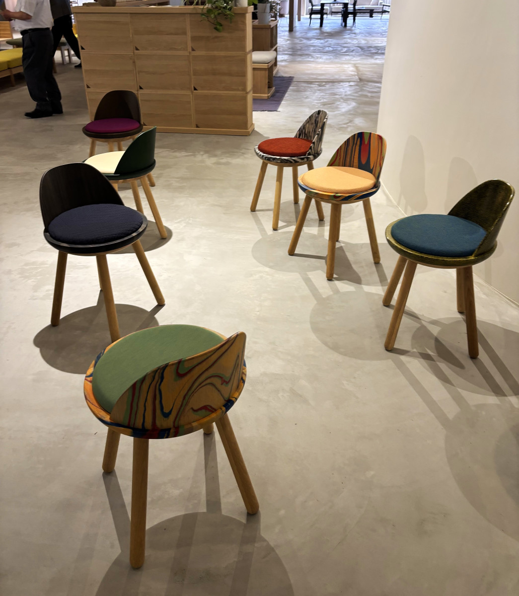 カリモク家具 展示風景1