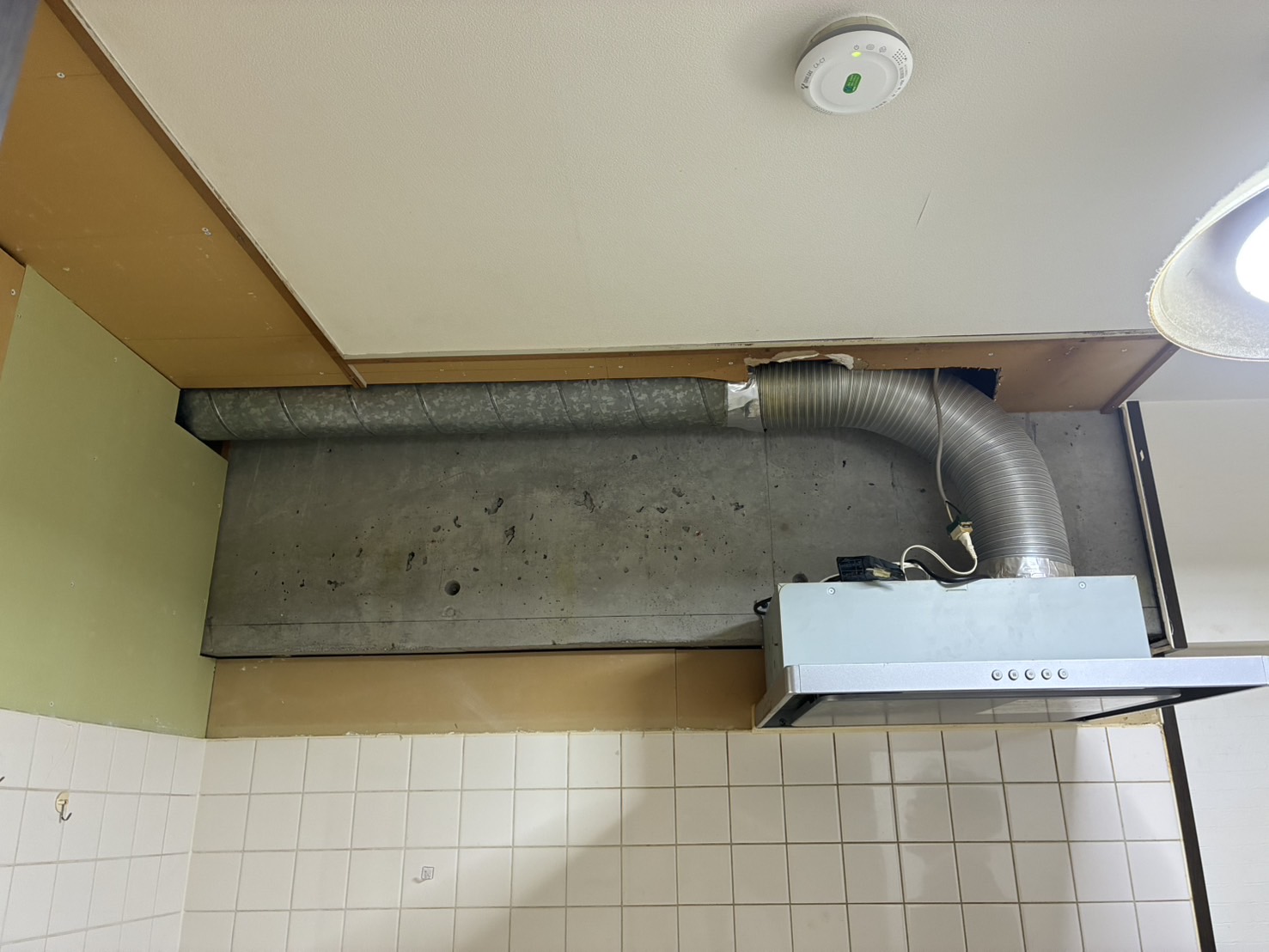 解体して見つかった排気ダクト